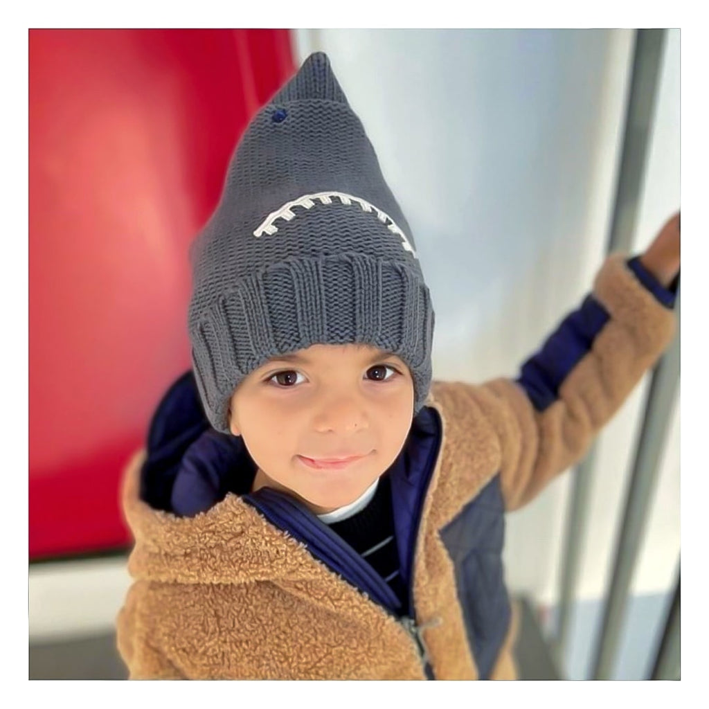 Squalo grigio-shark baby-berretta-lana-bambino-tundem